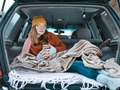 【車中泊】冬の車中泊に「電気毛布」がおすすめの理由 用意しておきたい“車のあったかグッズ”【2023年11月版】