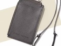 【付録】プレインピープルの「上品スマホポシェット」が登場 大人に似合う“小さめバッグ”が1000円台