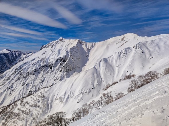 雪景色がきれいな山
