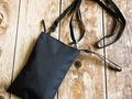 無印の名作「撥水ミニサコッシュ」はやっぱり優秀! これ1つでお出かけできる、使いやすいバッグ
