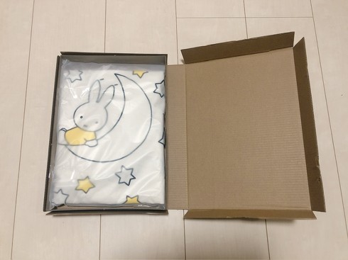 宝島社「miffy 光るタペストリーBOOK」付録