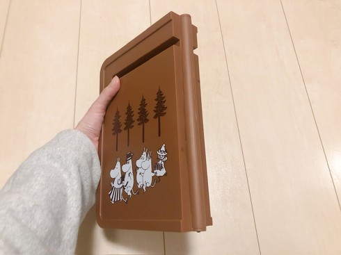 宝島社「MOOMIN いろいろ使える！ 便利な折りたたみテーブルBOOK」