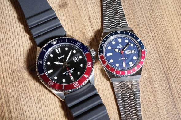 (左)カシオ MDV-107-1A3JF (右)タイメックス TW2T80700