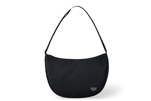 宝島社「荷物がスッキリ入る 整頓上手なハーフムーンBAG BOOK」