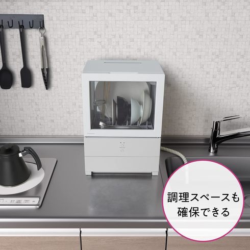 今売れている食洗機:パナソニック「食器洗い乾燥機 SOLOTA NP-TML1-W」