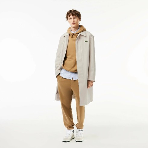 8位：LACOSTE「耐水ライトステンカラーコート」