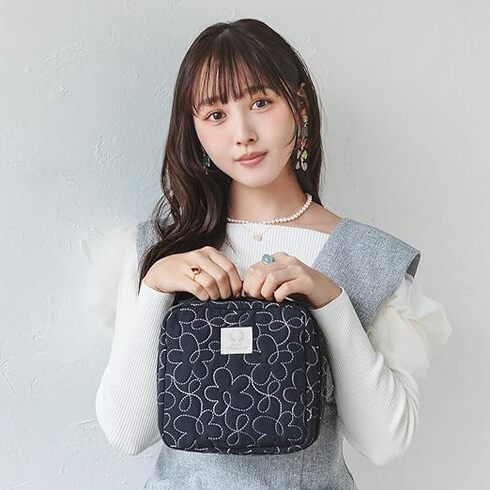 宝島社「鹿の間が本気で作った! COSME POUCH BOOK」