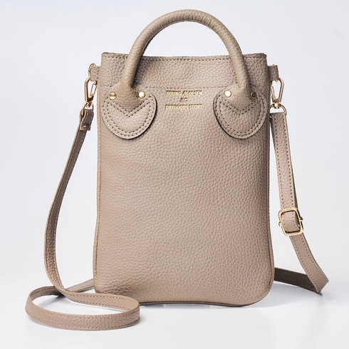 宝島社「YOUNG & OLSEN The DRYGOODS STORE スマホショルダー BAG BOOK TAUPE」