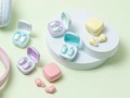 【ダイソー×TGC】話題のコラボ商品「ワイヤレスイヤフォン」を使ってみた　2色のパステルカラーがかわいい！