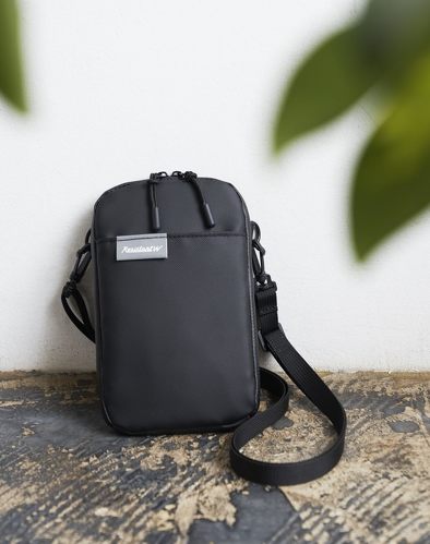 宝島社「Resistant W 汚れに強い防水スマホショルダーバッグBOOK」