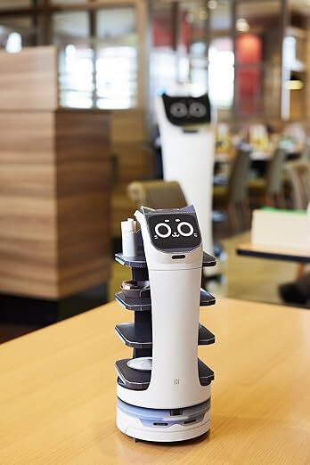 宝島社「がんばれ! ネコ型配膳ロボット BellaBot FANBOOK」