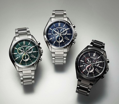 シチズン「CITIZEN CONNECTED BZ1050-56W(Eco-Drive W770)」(画像左)