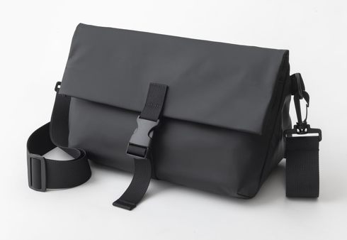 宝島社「W-CLUTCH 防水生地で水&汚れに強いショルダーバッグBOOK」
