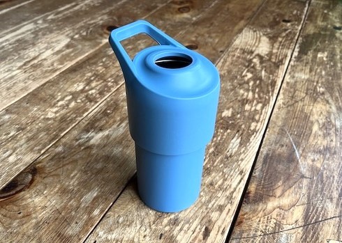 無印良品「冷やしたまま持ち運べる ペットボトル用保冷ホルダー」