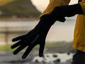 自転車通勤やレジャーに活躍！　アウトドア向け「防水手袋」おすすめ4選　見た目は普通のニット手袋なのに完全防水のモデルも【2024年6月版】
