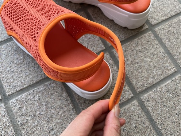 面ファスナーでスムーズに履ける