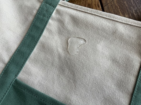 水を垂らすと数十秒は水滴のまま