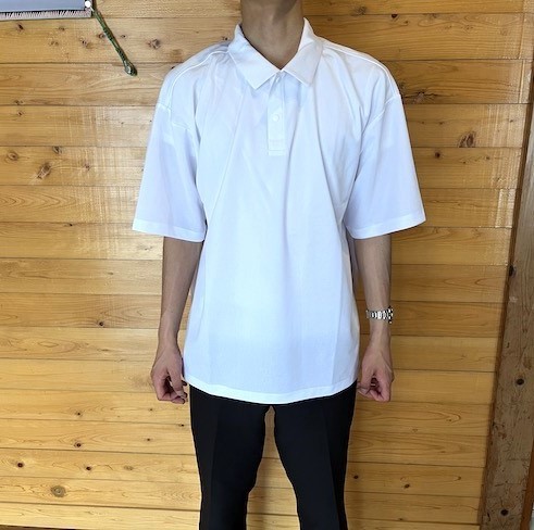 身長178cmの男性がLLを着用
