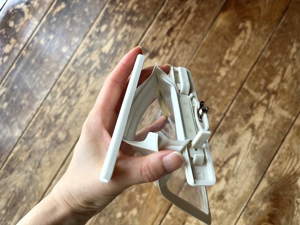 スマホケースの開口部