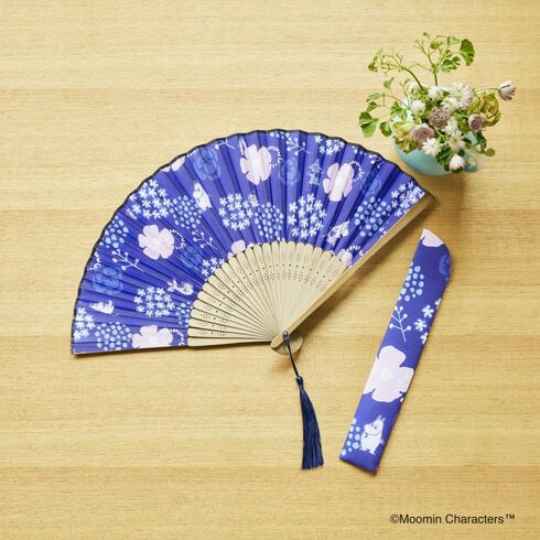 宝島社「MOOMIN 毎日使える! 北欧風デザインが大人かわいい扇子&収納ケース BOOK」