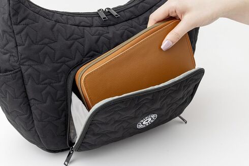 宝島社「Kipling 整理上手な8ポケット 星柄キルティングバッグBOOK」