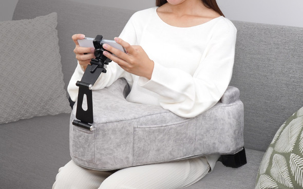 サンコー「長時間スマホゲームOK ∀クッション」