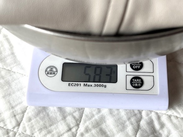 重さは約583g