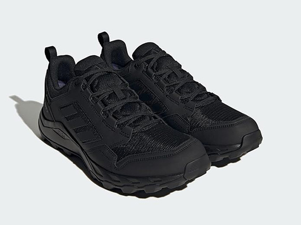 スニーカー