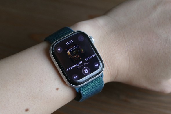 Apple Watchの内蔵スピーカーでApple Musicが再生できるのは、たまに使う機能だ。再生機器の切り替え操作はちょっと面倒