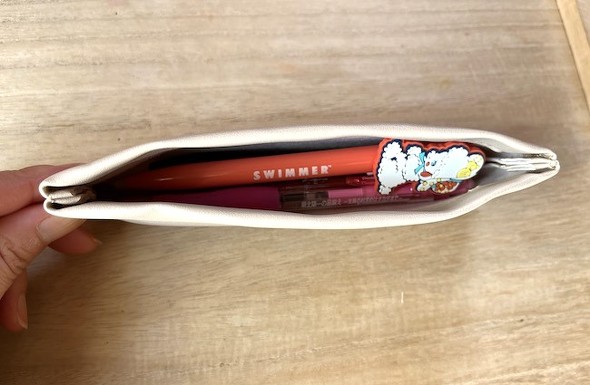 中ポーチにもペンが入る