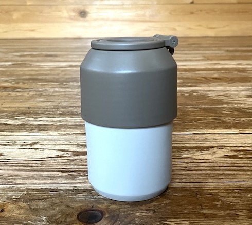 3COINSの「保温用ペットボトルホルダー」