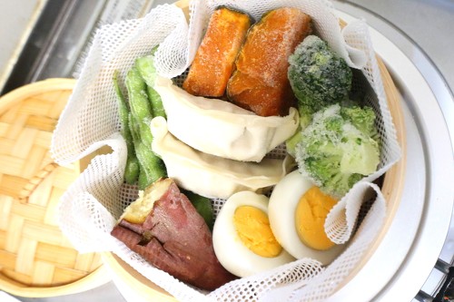冷凍野菜を詰めて5分放置で蒸し野菜が完成