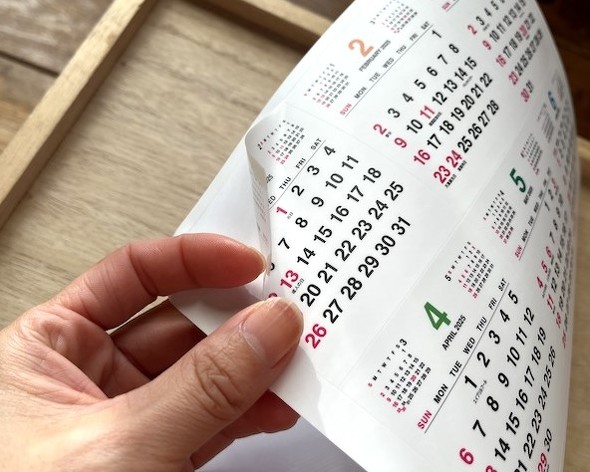 1カ月のカレンダーが1枚のステッカーになっている