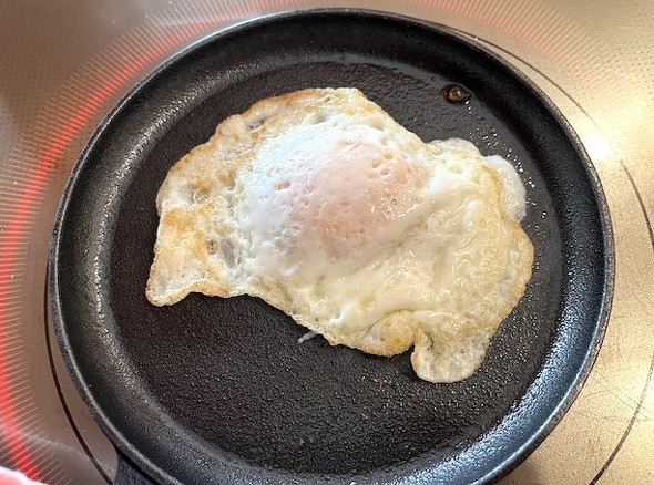 焦げ付かないので目玉焼きをきれいにひっくり返せた