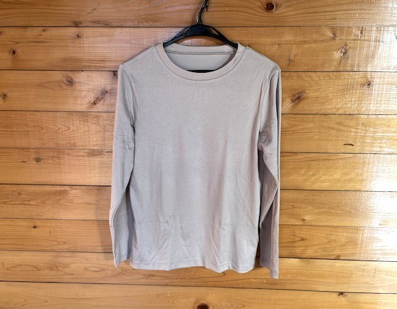 リブクルーネック長袖Tシャツ(筆者撮影)