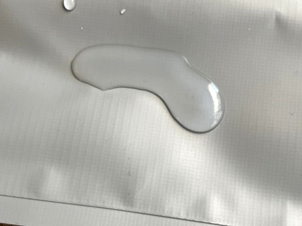 防水素材により水をはじく