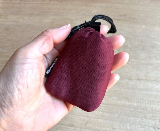 手のひらサイズに小さくなるエコバッグ