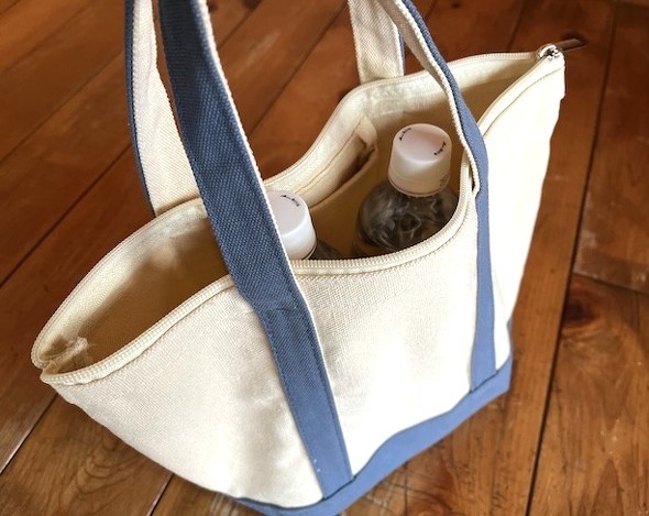 1Lのペットボトルを立てて入れられる