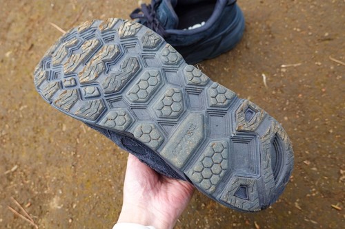 HOKA「クリフトン L スエード」の靴底