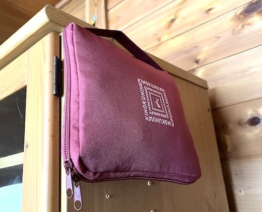 フックに掛けて保管することも可能