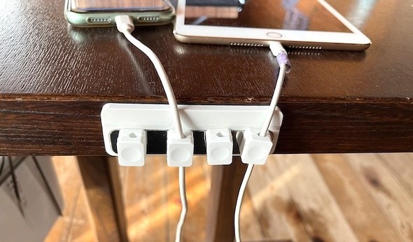 マグネットパーツにケーブルを通して使用する