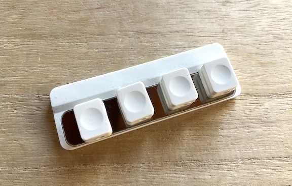 マグネットコードオーガナイザー