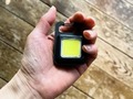 【ダイソー】話題の「COBライト」がやっぱりスゴイ　思った以上に明るい！　カラビナ付きの小型ライト