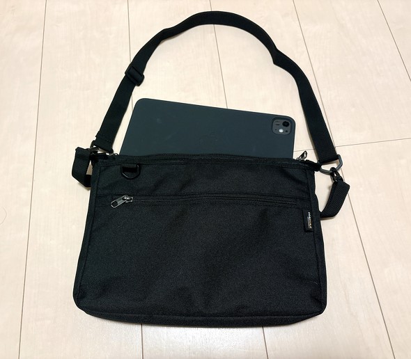 タブレットやノートを持ち歩きたい人に