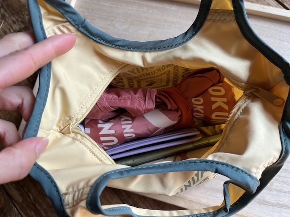 まとまる保冷バッグを入れられる