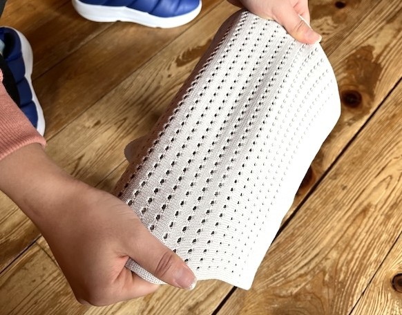 バッグそのものに伸縮性がある