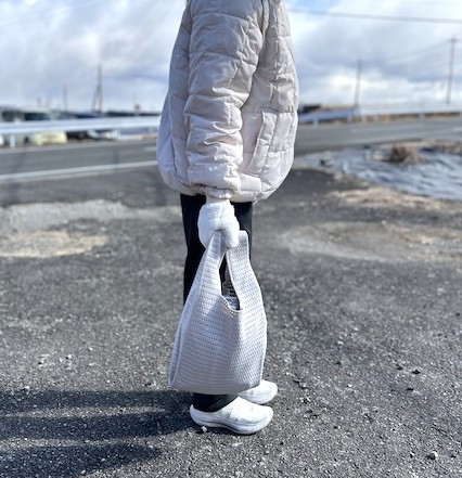 身長155cmの人がニットバッグを持ってみた