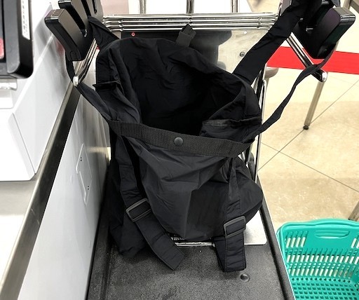 自立しないのでスタンドに掛けている