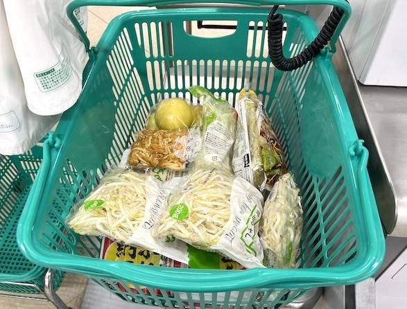 たっぷり買い物してもリュック2WAYエコバッグに全部入る