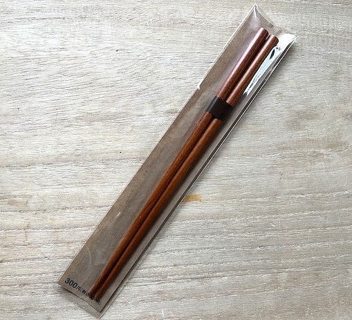 国産の木材を使用した「お箸」